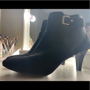 Heeled booties